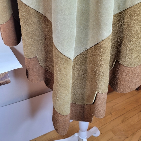 Womans Vintage 70s Suede Scallop bottom Pullover Poncho No tags 3 tone Brown - Picture 3 of 5